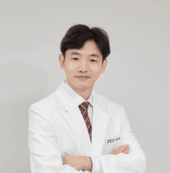 <strong style='font-weight:bold;'>[메디컬투데이] 중년 눈성형, 심미성 넘어 기능까지 잡아야</strong>